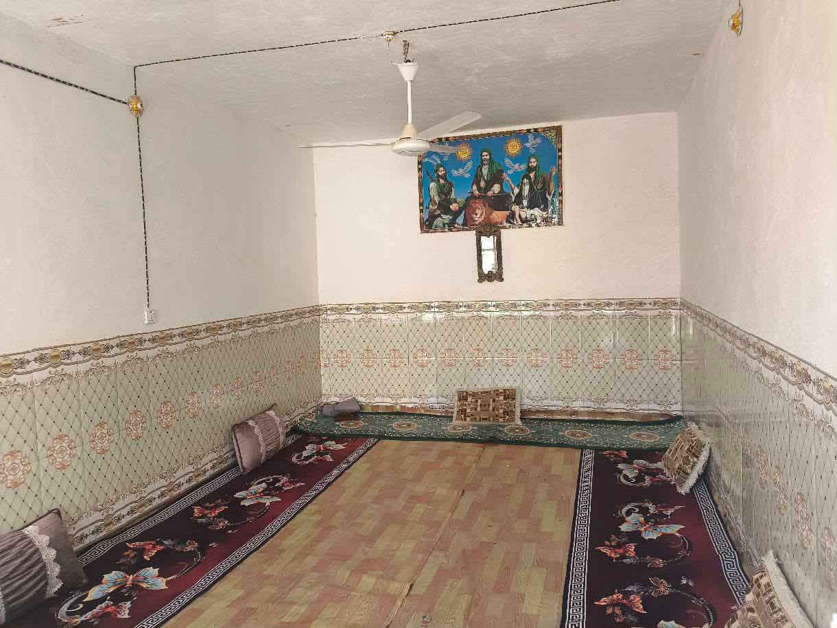 بيت زراعي وره الملعب القديم ٢٠٠ متر خدمات كلشي واصلته مقرنص مجاري بنيان بلوك (سكف عكاده) بشارع ابو مهدي المهندس يتكون من ثنين غرف وهوال وناور ثنين مطابخ حار وبارد وبراني وصحيات وحوش جبير تفتر بي سيارع السعر ٥٠مليون #الـرميثـــه


**إذا كنت صاحب هذا الإعلان وتريد حذفه لأي سبب، رجاءا أرسل رسالة إلى الدعم الفني**