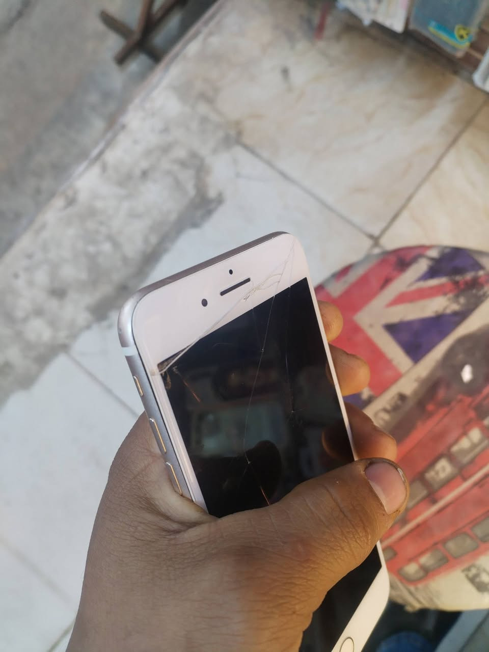 ايفون 7 بلاس السعر 60 الف
الذكره 128 
 البطمه شغاله
الجهاذ اي عطل مابي فقط هذه الفطر 
وشرط الفحص
جوجد توصيل
رسلني واساب
مزنجر مزدود 
***********
