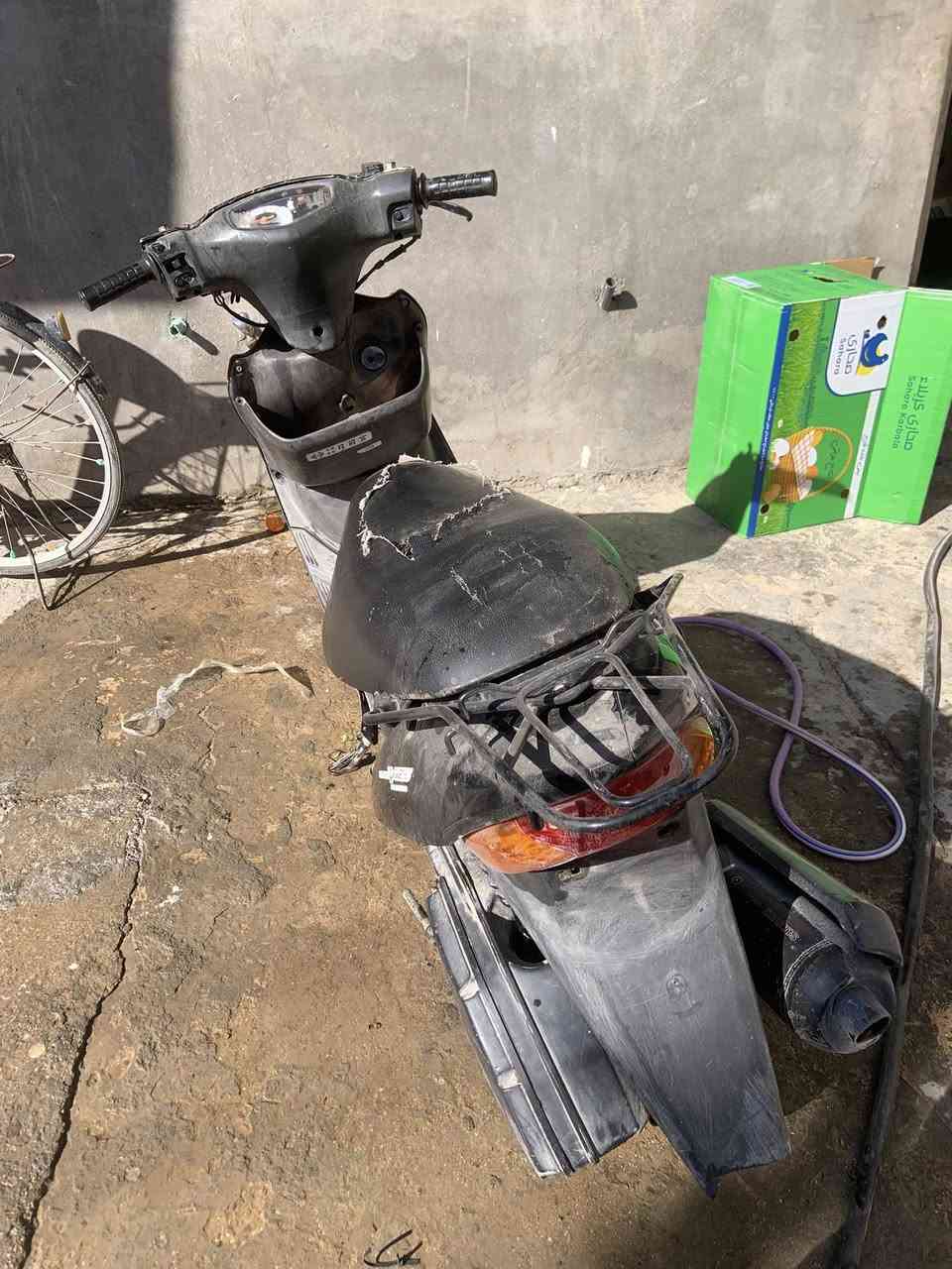 السلام عليكم دراجة ساسوكي ١٢٠ دراجة خير من الله بٰسہ نقصهة ملف مال توليد ب٢٥ الف تصليحة للستفسار الرقم ***********
