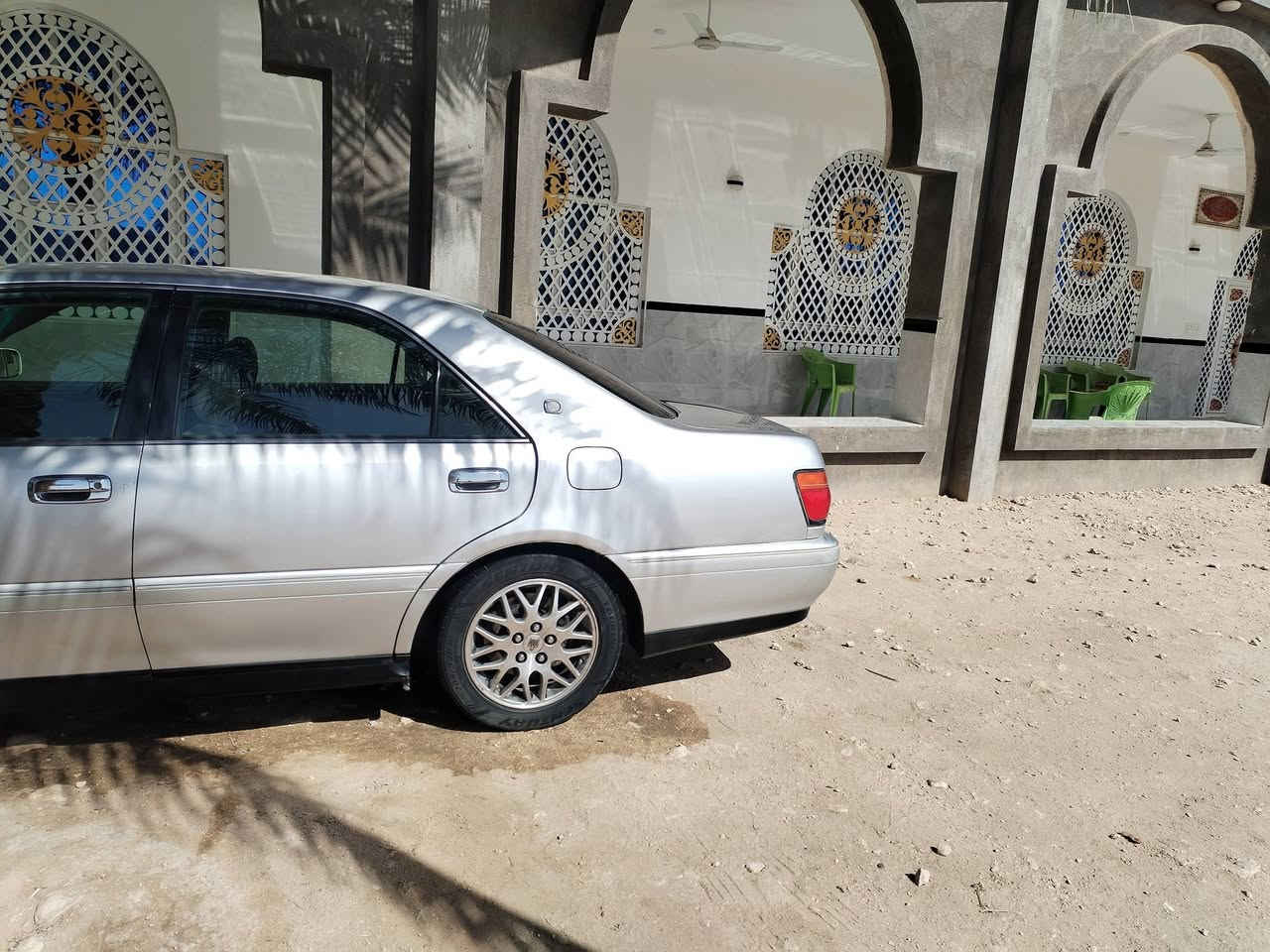 للبيع ملكه 201 أدوات بيهه كصه جنطه راقام بغداد وسنونيه عاج طبق الأصل العنوان ذي قار السعر ٣٣ ( ***********))
