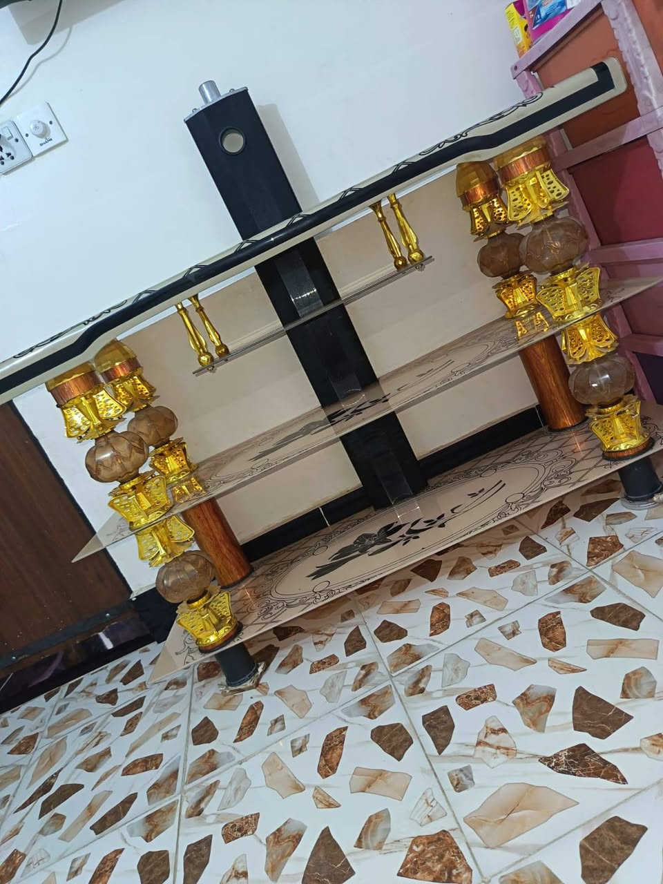 السلام عليكم
جربايه مع الدوشك
للبيع
ميز بلازمه للبيع
العنوان الورديه
***********
