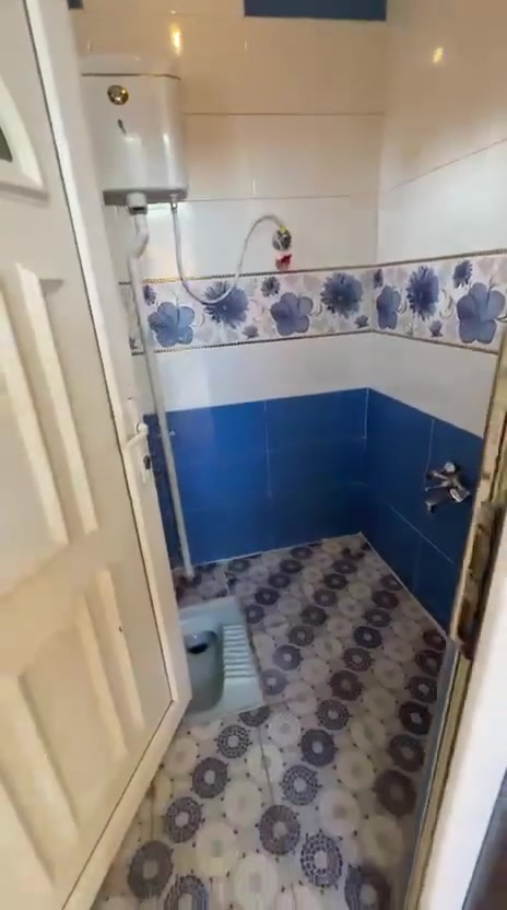 الدار للبيع مساحه 240 يحتوي الطابق الأول حديقه و تواليت واستقبال وهول وصاله كبيره + مناور2+ حمامات 2  وغرف نوم 2 ومطبخ 2
الدار للبيع مساحه 240 يحتوي الطابق الأول حديقه و تواليت واستقبال وهول وصاله كبيره + مناور2+ حمامات 2  وغرف نوم 2 ومطبخ 2
(الطابق الثاني)
غرف نوم 4
حمام 1 + صاله كبيره

(الطابق الثالث)
سطح يمين و يسار وصاله في الوسط
((بغداد _ مدينة_ الصدر_ الاورفلي))
 للاستفسار ☎️ الاتصال على الرقم ***********
