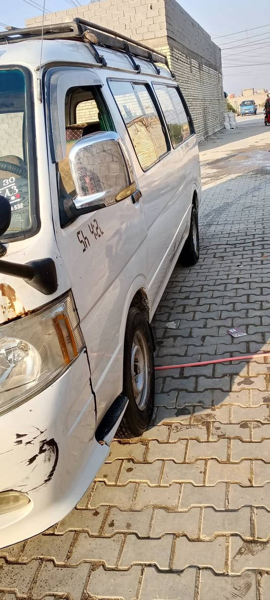 سلام عليكم فتون موديل 9 سياره كير محرك ونجي اكسل هايسه كله ياباني مكفولات لاخير دوشمه جديده كهربائيات كلها شغاله رقم بغداد ماندل راعيها سعرها 29 وبيه مجال بسيط مكاني بغداد حي اور رقم الهاتف ***********
