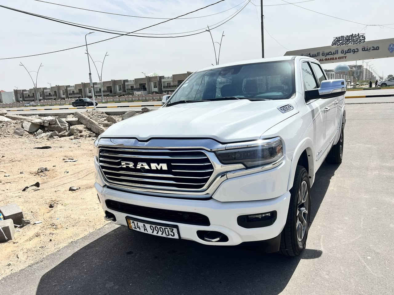 دوج رام 19لمتد
السعر 285
رقم بصره باسمي 
اللمتد معروفه مواصفاته فول
شاشه كبيره
بانوراما
نقطه عمياء
رادار 
٤ كامره
دووس كهرباء 
نضام جوبلس 
وهواي مواصفات بيهه
محرك 5700
ما ناقصهه شي السياره كلش نضيفه
حادثهه جاملغ وبنيد  وضربه خفيفه وره باب السائق ماشر عليهه بلاحمر 
مكان السياره البصره  الامل ***********
