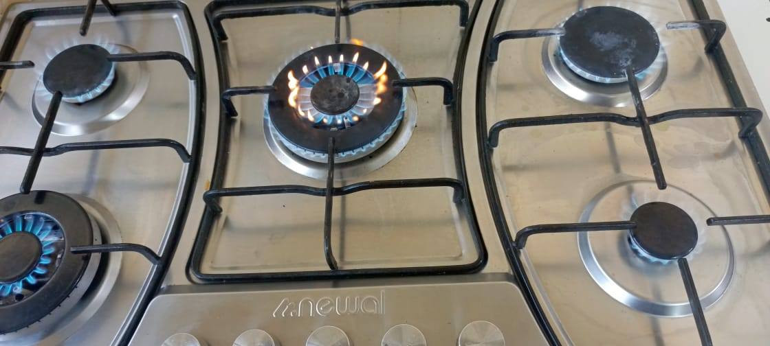 🔹 للبيع: طباخ منضدي + فرن شوي كهربائي 🔹
• طباخ منضدي
نظيف ويشتغل تمام، خمس اعيون.
• فرن شوي كهربائي
حالة ممتازة، يشوي حجم كبير 60 لتر، عملي وسهل الاستخدام.
📌 الأجهزة بحالة جيدة 
📌 سبب البيع: عدم الحاجة
💰 السعر: (120 الف أو قابل للتفاوض)
📍 الموقع: (خانقين متوفر توصيل مجاني)
📞 للتواصل: (*********** / خاص) خناقين, ديالى
