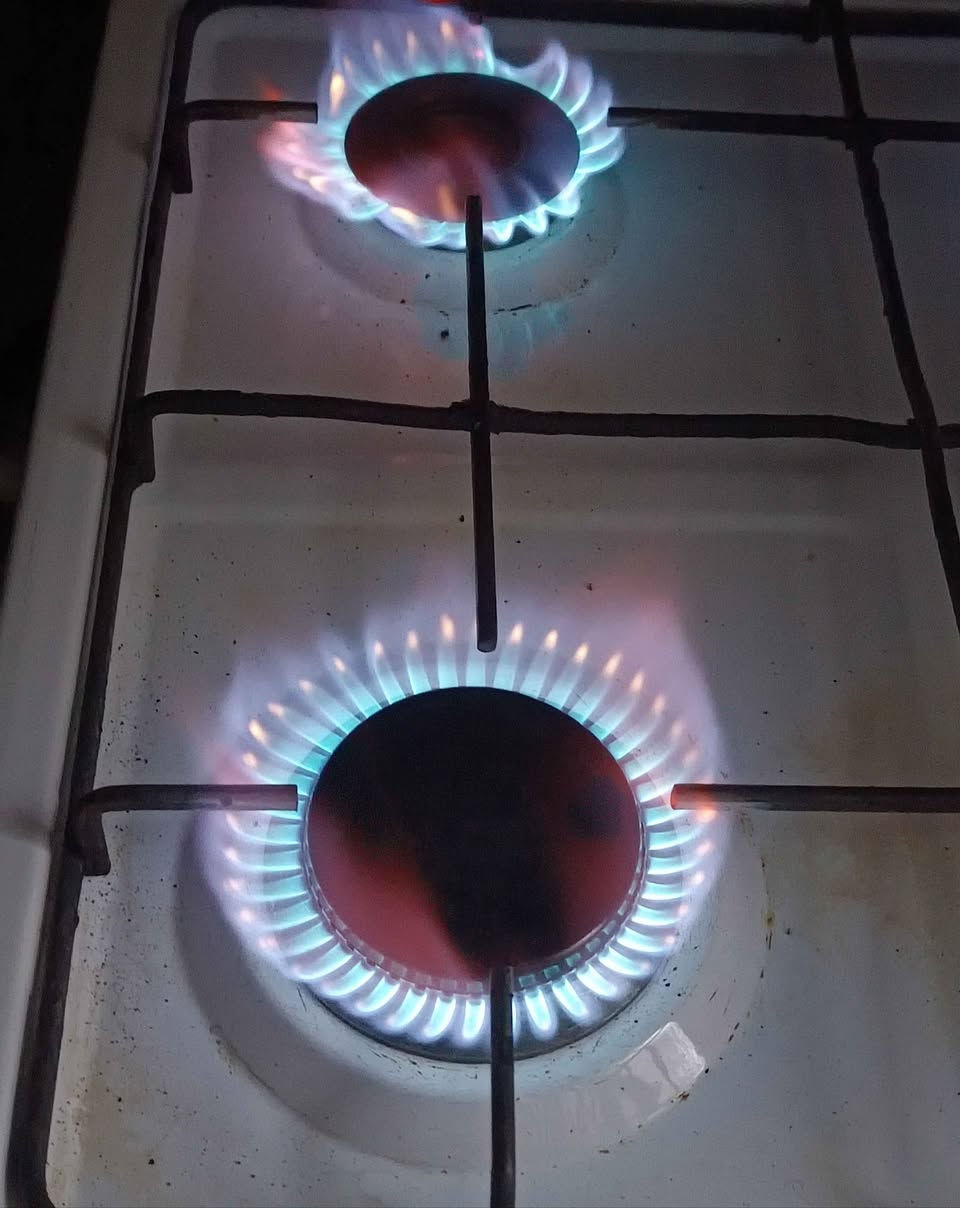 طباخ اربع مشاعل مع فرن شغال ع الشرط نظيف جدا السعر 75 العنوان كوفه النجف, العراق


**إذا كنت صاحب هذا الإعلان وتريد حذفه لأي سبب، رجاءا أرسل رسالة إلى الدعم الفني**