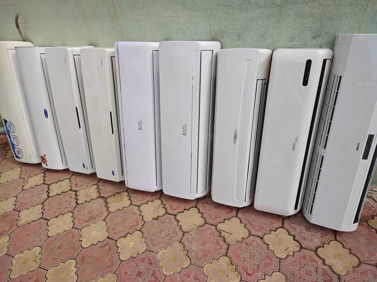 يتوفر سبالت
3طن جداري عدد 10جهاز
2.5جداري عدد 8جهاز
2طن جداري عدد 50 جهاز
1طن عدد 30جهاز
ويتوفر كنتوريات جميع احجام قرابة 100جهاز
ملحقات داخليه وخارجيه وحماله (جوكر وبيلادي) وريمونت 
اخوان بيع فقط جمله واقل كمية 50جهاز بدون كنتوري ابيع
موقع اجهزة اربيل
***********
