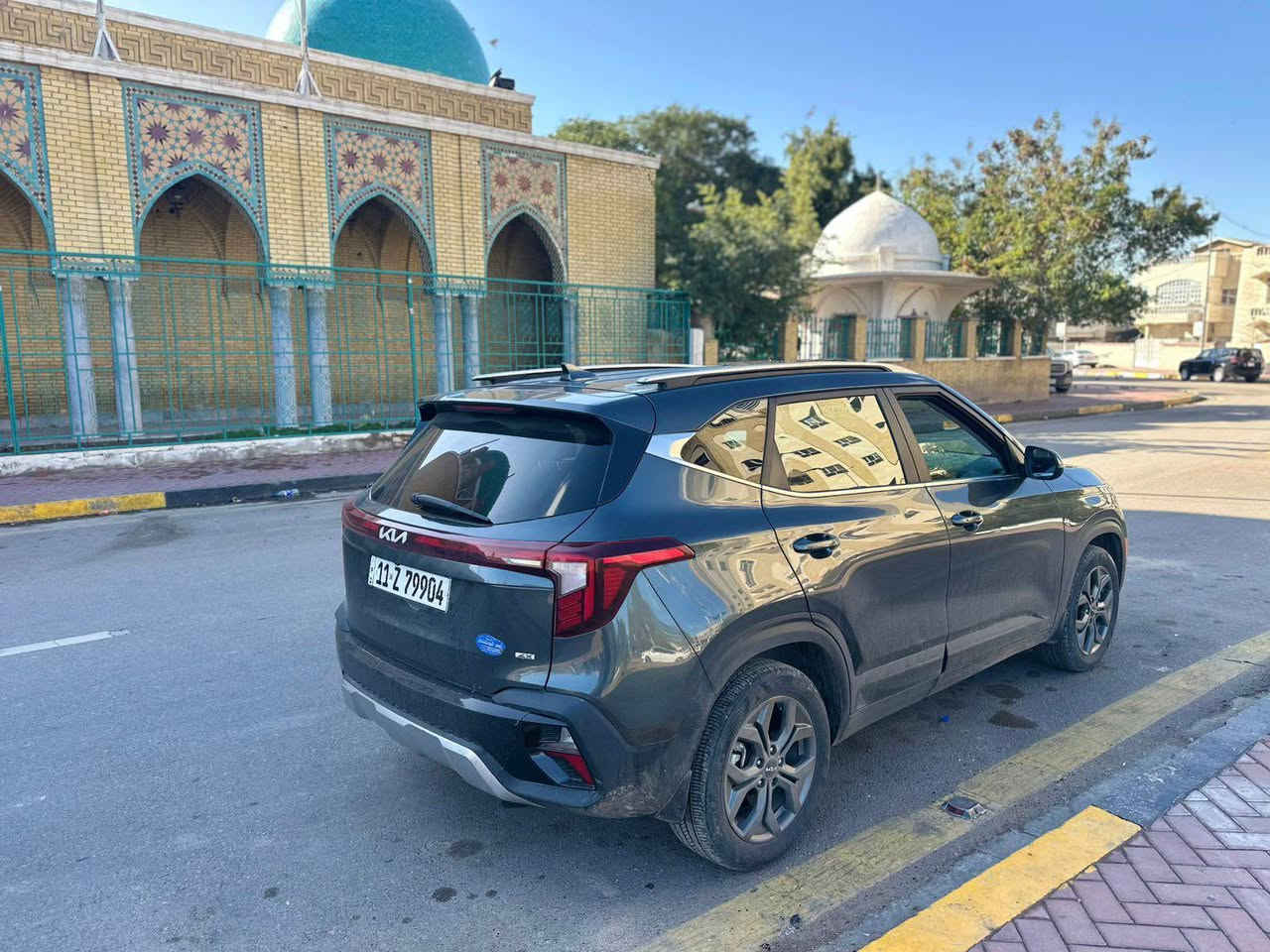 للبيع كيا سيلتوس موديل 2024
سياره جاهزه أخت الزيرو ماشيه 16 ميل فقط حادثها موضح بالصور مرقم بأسمي 
كامله رقم وهزة جديد رقمها بغداد
سياره فول مواصفات 
حساسات امامي خلفي شاشة متصلة عداد ديجيتال. تبريد قطعتين فتحه سلايد تدفئة كشنات شاشه تبريد الكتروني وهواي مواصفات بعد بيها سياره دفع رباعي مكينة 2000دوش تحكمات ستيرن قياده ذاتية 
السيارة مكانها بغداد الاعظمية شارع الاخطل
السيارة معروضه بسعر مناسب 
موجود واتس واتصال
***********
*********** بغداد, العراق
