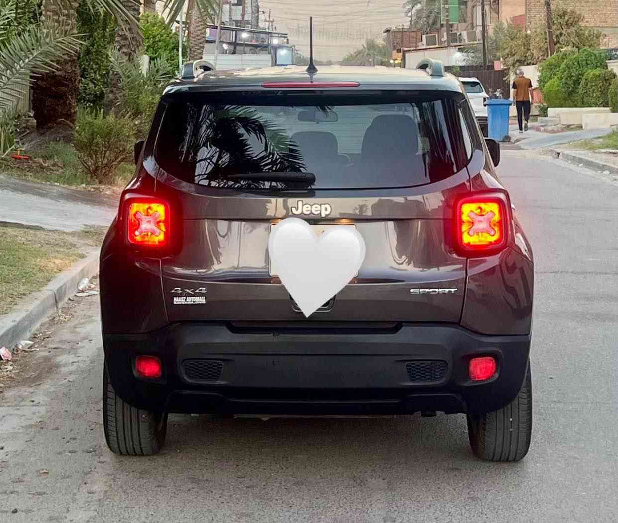 السلام عليكم  

للبيع جيب رنجيد موديل 2018 حادث خشم الجاملغ والبنيد جدا بسيط

تحويل مباشر رقم سليمانه بسمي

مواصفات الجيب معروفه

محرك ٢٤٠٠  مواصفات

لون وصاصي غير محدد 

فور ويل 4x4

هاند بريك بصمه

شاشه كامره اصل

بصمه 

مگير محرك كفاله

صدر امامي خلفي جديد جدا

تخم تاير جديد 

سيارة كلش حلوه بالحقيقه بعد احلى 

عنوان بغداد الدورة 
(***********) بغداد, العراق
