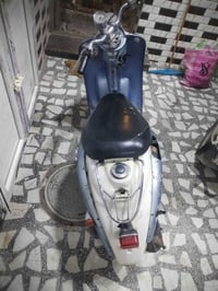 دراجه للبيع السعر 100 قفل مكاني بغداد مدينه الصدر وهذا رقمي ٠٧٧٠٧١٠٥٦٤...