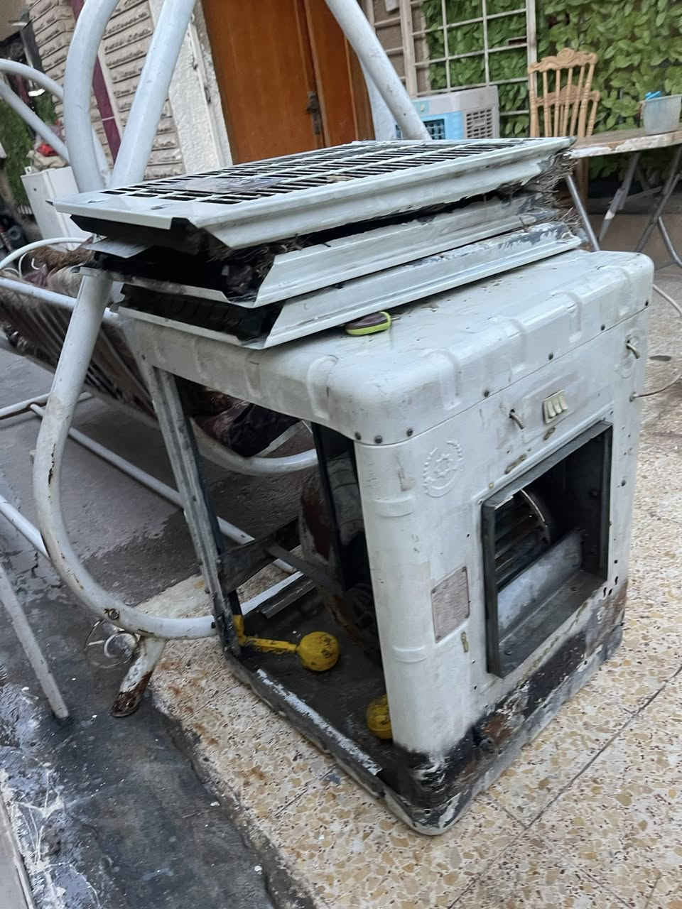 مبردة للبيع حجم وسط
شرط شغالة وعلى الفحص جاهزة 
السعر 75 الف مكاني بغداد الجديدة 

***********
