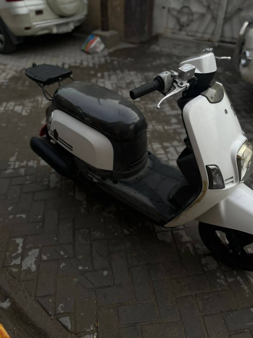 السلام عليكم دراجة مال رمبه للبيع بوليس كابريتر مو نوزن السعر 850 وبيه مجال مكاني مدينه الصدر يم مطعم ليمونه وهاذا رقمي ***********
