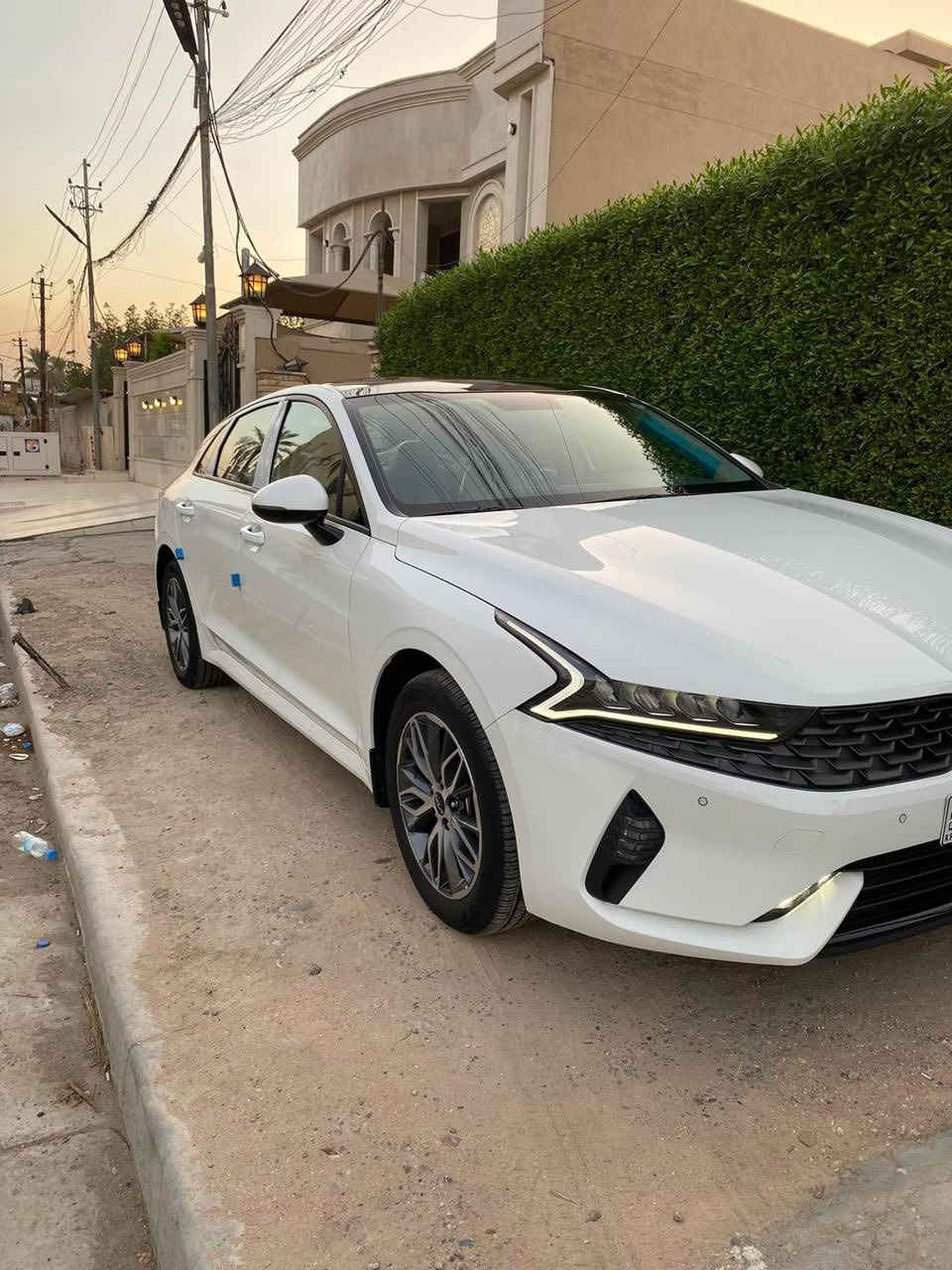 K5 2023
خليجي 
محرك 2000 دوش
رقم اربيل 
فول مواصفات 
كاميرا خلفية 360 درجة
بانوراما
تبريد قطعتين 
نقطة عمياء
تشغيل عن بعد 
حساس امامي وخلفي
رادارات جانبية
توقف ذاتي 
بيها بارد بخشم البنيد كما موضح بالصور 
ومقدار شبر واحد اسفل يدة باب السائق 
عداد المسافة 75000
للاتصال واتساب  
***********
***********  
السعر 220 وبيها مجال قليل
