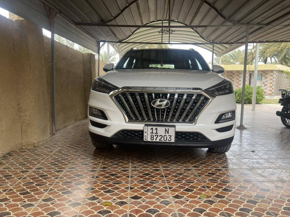 السلام عليكم من رخصة الادمن توسان 2021  رقم بغداد فول مواصفات واحد على واحد عدا البنوراما كفاله عامه ماشيه 63000 وقابل للزياده السعر215 ورقه للاستفسار الاتصال بالرقم *********** مكان السياره بابل
