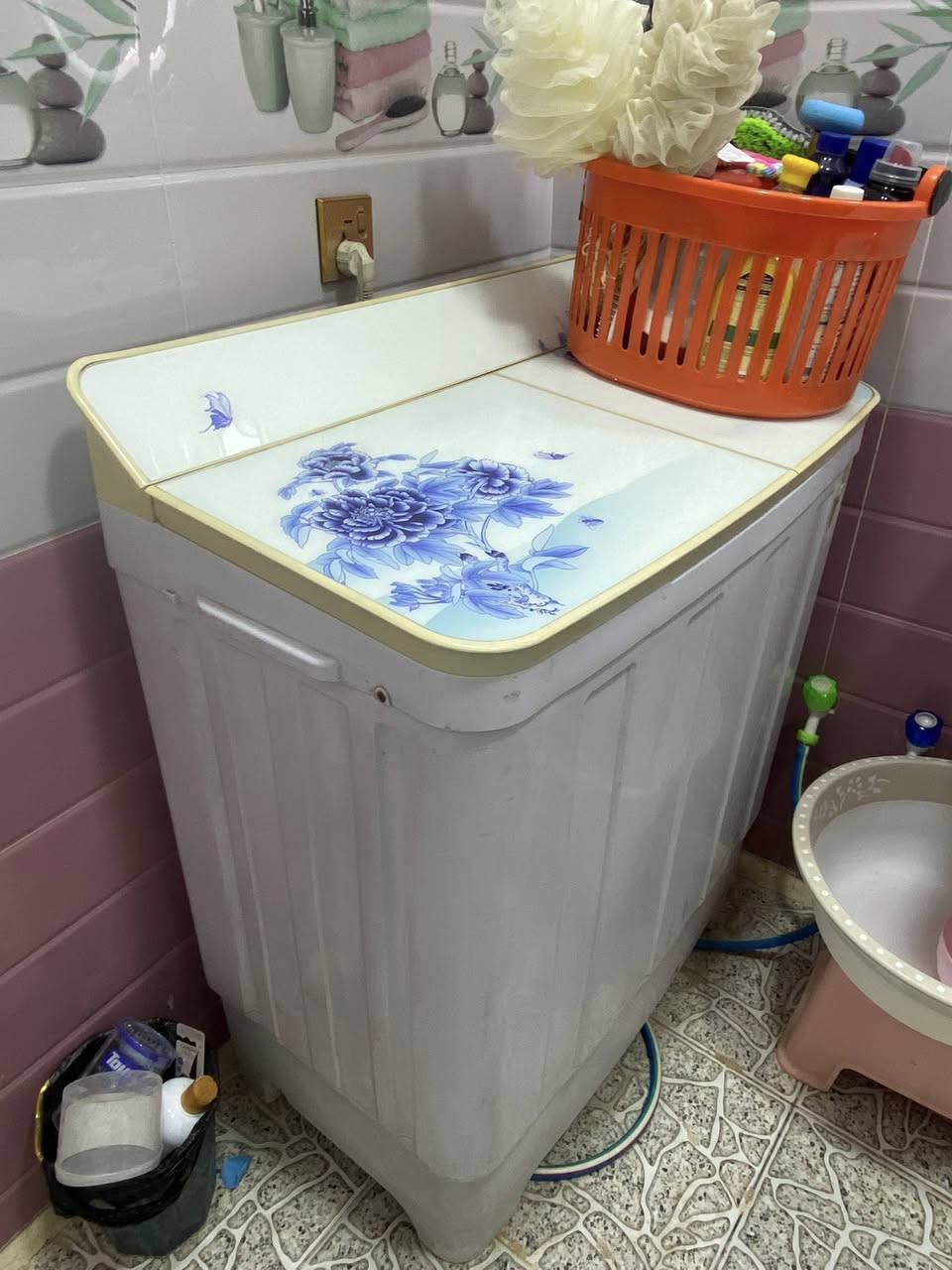 غساله جديده نضيفه ممصلحه ب150 وبيها مجال ***********
