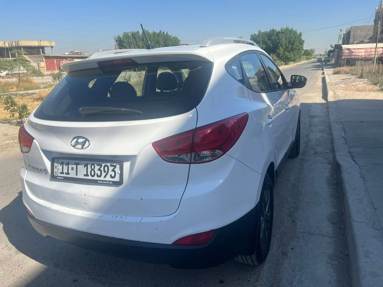 توسان موديل 2015 خليجي
ماشية 200
مكينة 2000
مواصفات عادية موضحة بالصور 

جاهزة ونظيفة
بيها بارد بالصندوق قليل جوه الرقم
وتقريبا شبر بارد باب السايق 
ارقام وهزه جديدة باسمنه 

السعر 158$ وبيها مجال 

مكان السياره محمودية
***********
