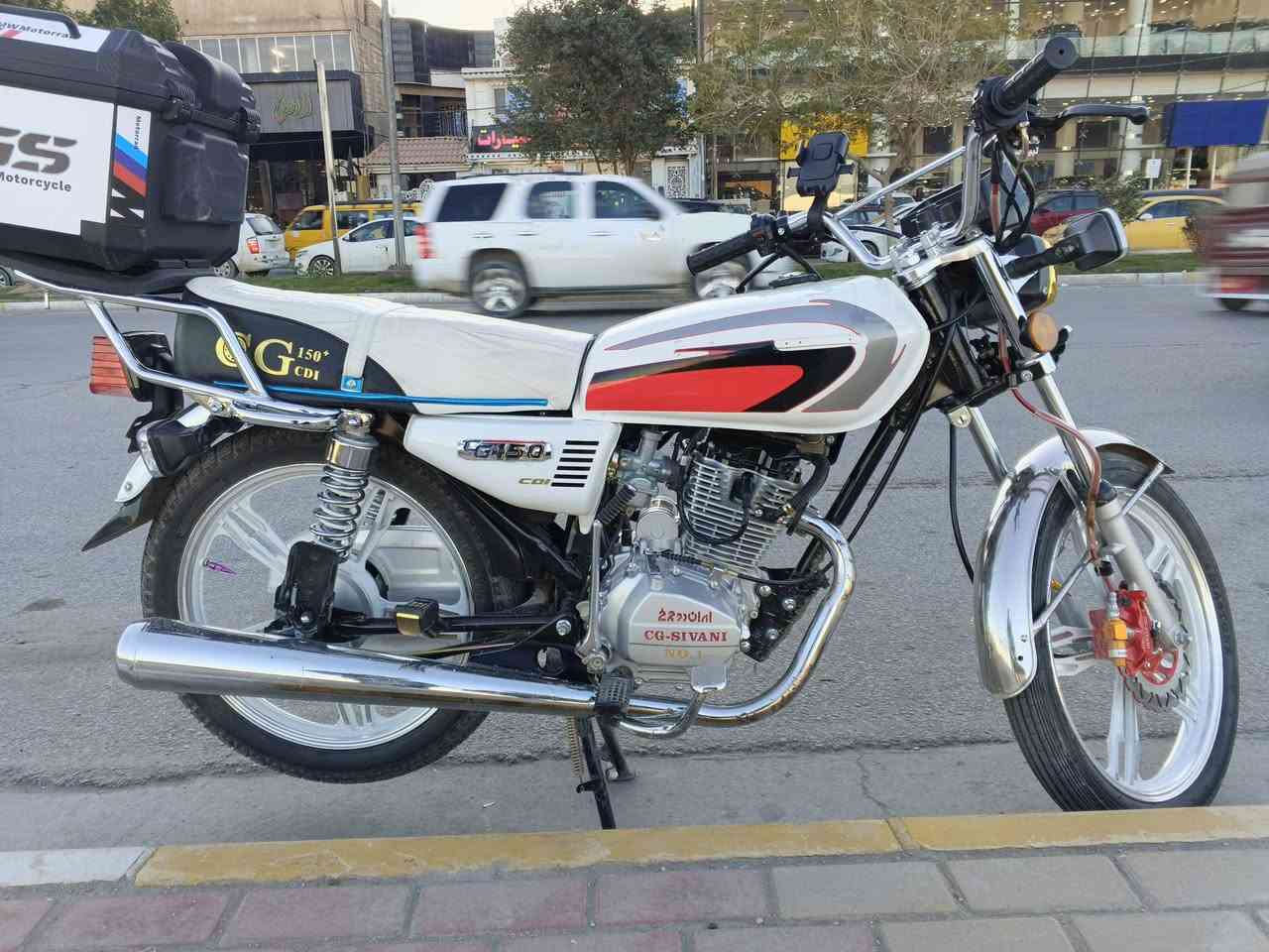 سافانا خمسة كير مديل 26 دهن اول تبديلة كفالة بكل برغي مال جناي تاخذها تترحملي مكينة 150 سيسي وخير من الله 
سعرها 750 واسأل بشكد يطلعونها من المعرض قبل متخابرني 
عنواني كربلاء الحر ***********
