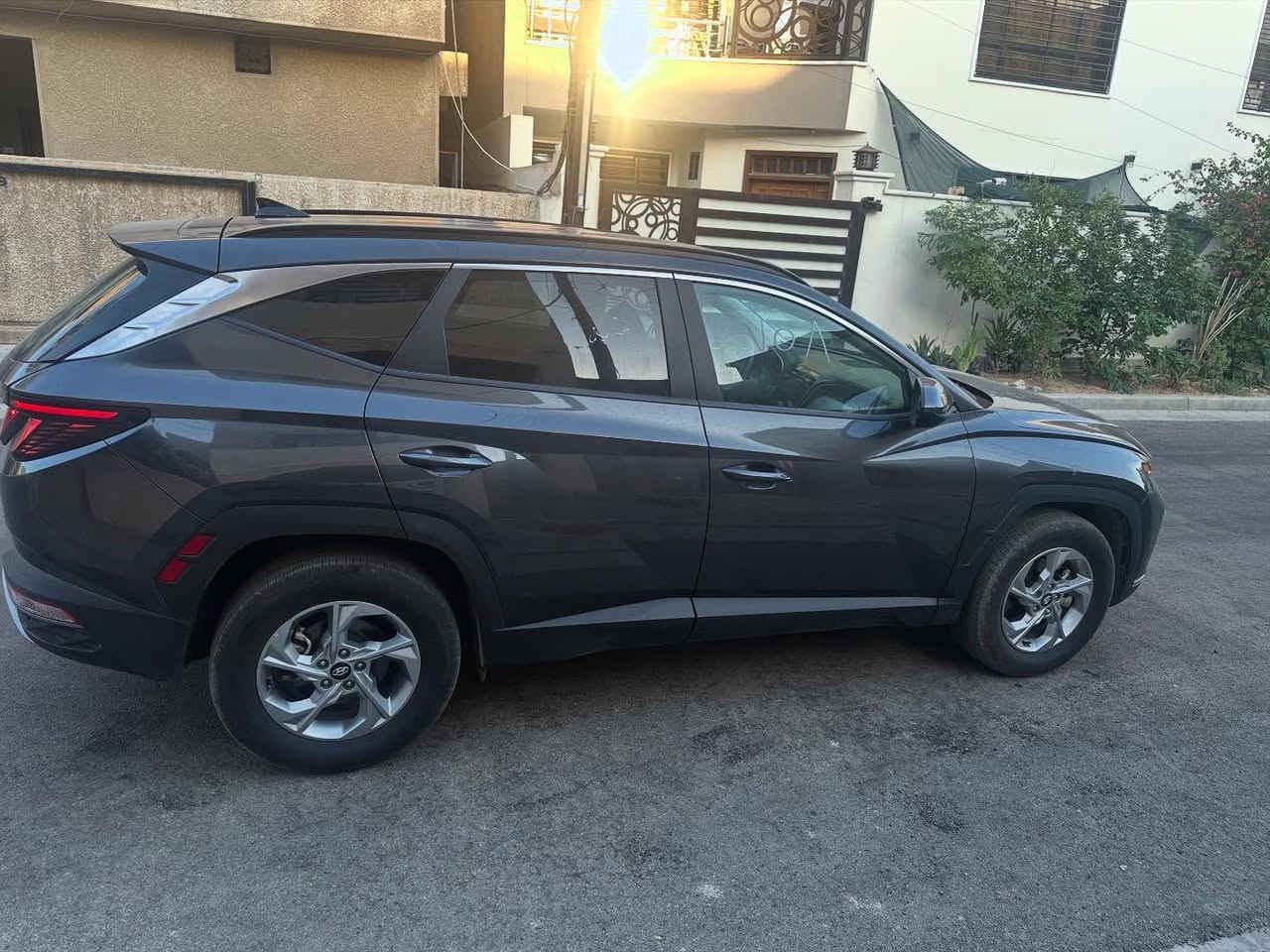 السلام عليكم
توسان 2024 فئة SEL 
مكينة 2.5L بقوة 187 حصان 
گير اوتو 8 سرعات
ماشية 34 الف
 
المواصفات ‼️
♦️دفع امامي او رباعي 4x4
♦️صندوق كهرباء 
♦️كشن كهرباء 
♦️تدفئة كشنات
♦️بصمة تشغيل 
♦️تشغيل عن بعد 
♦️شحن لاسلكي 
♦️رادار امامي خلفي جانبي 
♦️اشاير مري
♦️نقطة عمياء 
♦️اوتو هولد 
♦️مانع تصادم امامي خلفي 
♦️مانع انزلاق 
♦️5 انظمة قيادة 
♦️هاند بريك بصمة 
♦️تبريد فطعتين + خلفي 
♦️تبريد بيانو تاتش
♦️لايتات ليد عدسة زينون بلادي 
♦️شاشة + كامرة خلفية دوارة 
♦️تحديد مسار 
♦️مثبت سرعة 
♦️حساسات خلفية
♦️تحكمات ستيرن

الحادث : تبديل قبغ جنطة + دعامية خلفية ( بلاديات )
وصبغ قليل بالجاملغ الخلفي وصور الحادث موضحه بالمنشور
(( بچم كبس )) وبدون ايرباك 
. السيارة دخول جديد وبأسمي مابيها أي نقص جاهزة 
عنوان السيارة : بغداد - السيدية - حي الاعلام 
رقمي  *********** موجود واتساب 

السعر : 171 ورقة وبيها مجال بسيط حك الجية
