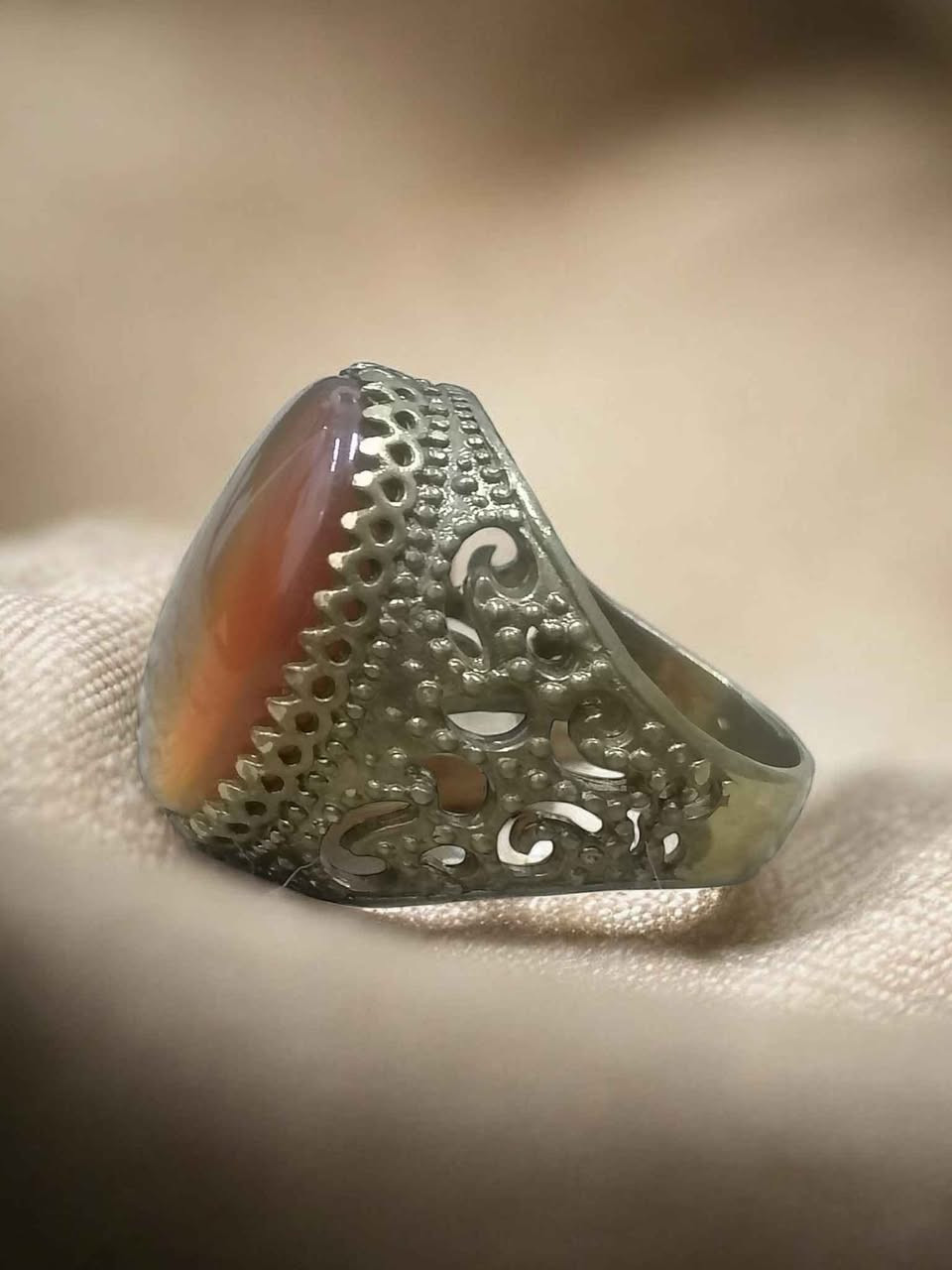 خاتم نحاس متوج بعقيق اليماني المشمشي الطبيعي قياس الخاتم ٢٤ قابل للتصغير والتكبير بغداد, العراق


**إذا كنت صاحب هذا الإعلان وتريد حذفه لأي سبب، رجاءا أرسل رسالة إلى الدعم الفني**