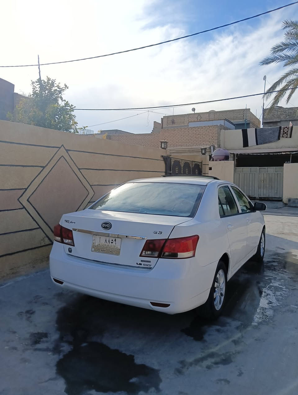 السلام وعليكم بي واي دي للبيع موديل 2013 سياره جديده ماكينه وكير كفاله  رقم واسط تحويل ثاني يوم كير اوتوماتيك سياره كلش حلوه وجاهزه تخم تاير جديد سعر 57 وبيها مجال مكان واسط العزيزية رقم الهاتف. ***********. 🚗
