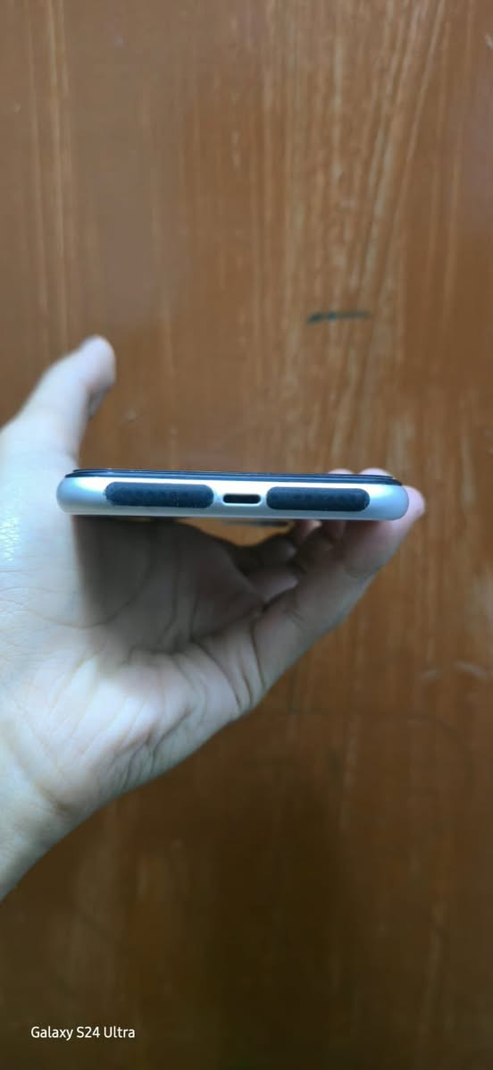 سلام عليكم
جهاز 11 عادي الجهاز نضيف كلش مابي ولاشخطه الجهاز امبدل بطاريه وشاشه شرط اصليه وانطيك ضمان بل جهاز 3 اشهر ذاكرته 128 الجهاز كلشي شغال بي فيس إيدي انتر نت كامرات كلشي شغال اخو الجديد فقط امراوس مو للبيع المكان السماوه الرقم واتساب ***********
