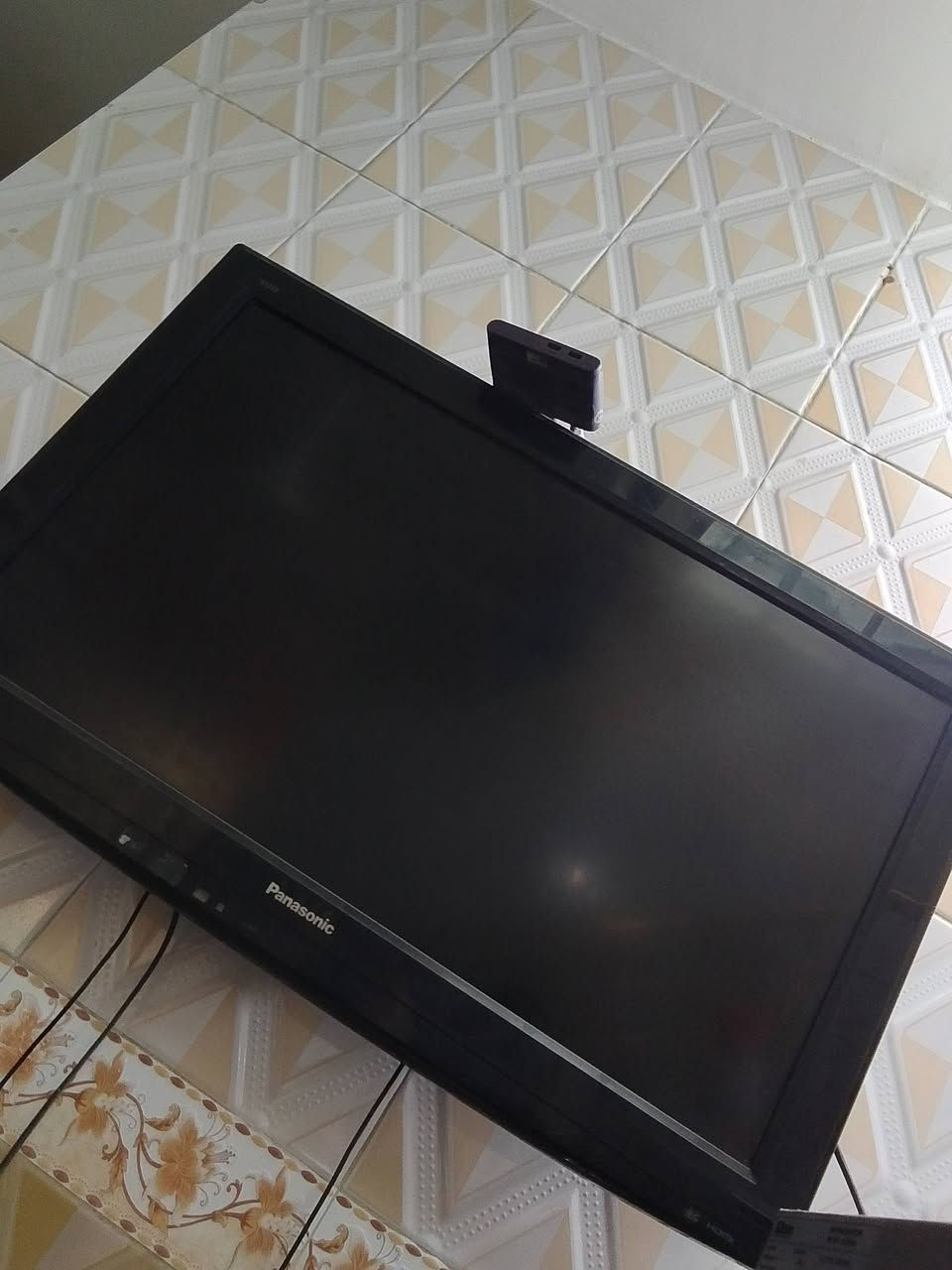 شاشة panasonic حجم ٣٢ صورة دمعة
ريمونت ضايع سعرة ٥ آلاف
سعرها ٥٠ قفل بدون عملة
*********** واتسب مكاني بغداد البلديات
