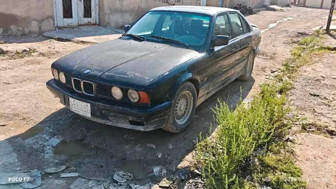 السلام عليكم 
للبيع BMW 
525
گير عادي 
رقم نينوى 
سنوية لل 2029
السعر 30$ وبيها مجال بسيط 
للاستفسار اكثر 
***********
***********

