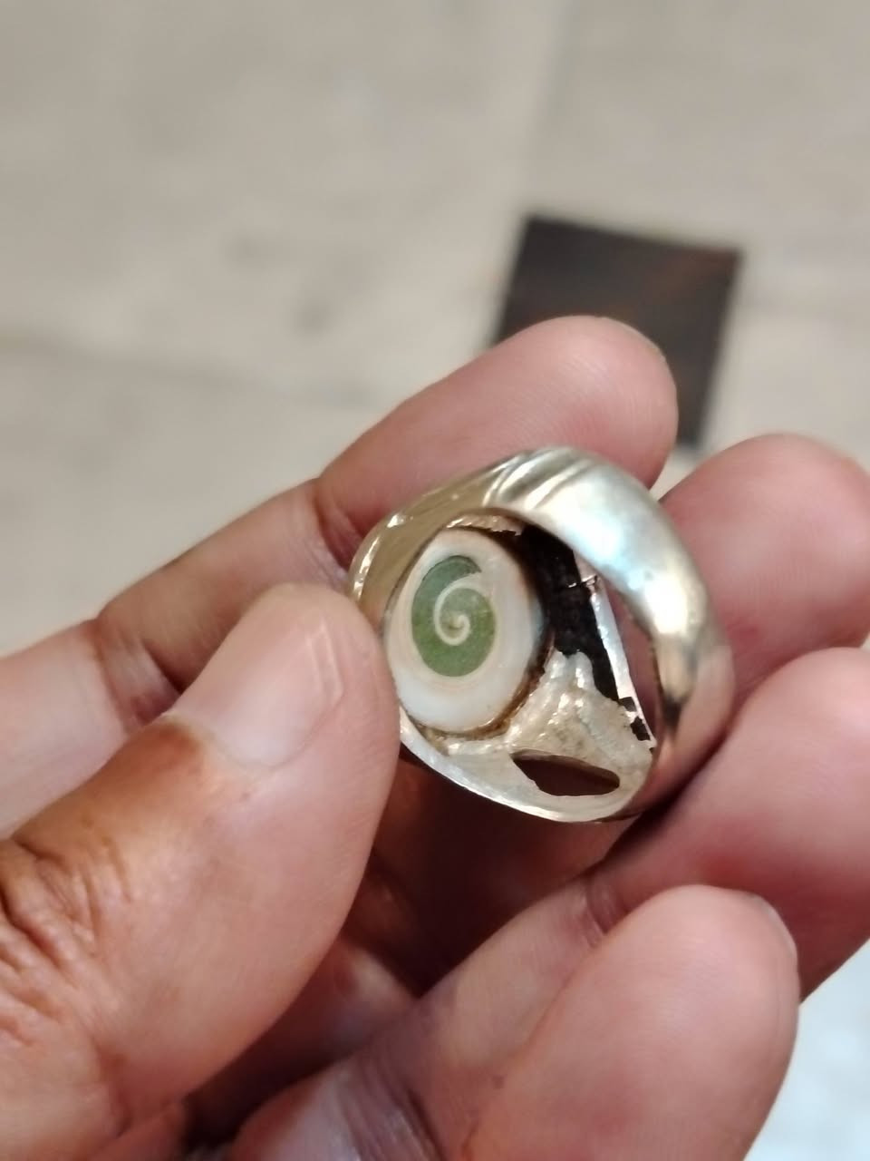 #الجميع 
عطف اصلي للبيع فقط مكاني بغداد يوجد توصيل قياس المحبس 23


**إذا كنت صاحب هذا الإعلان وتريد حذفه لأي سبب، رجاءا أرسل رسالة إلى الدعم الفني**