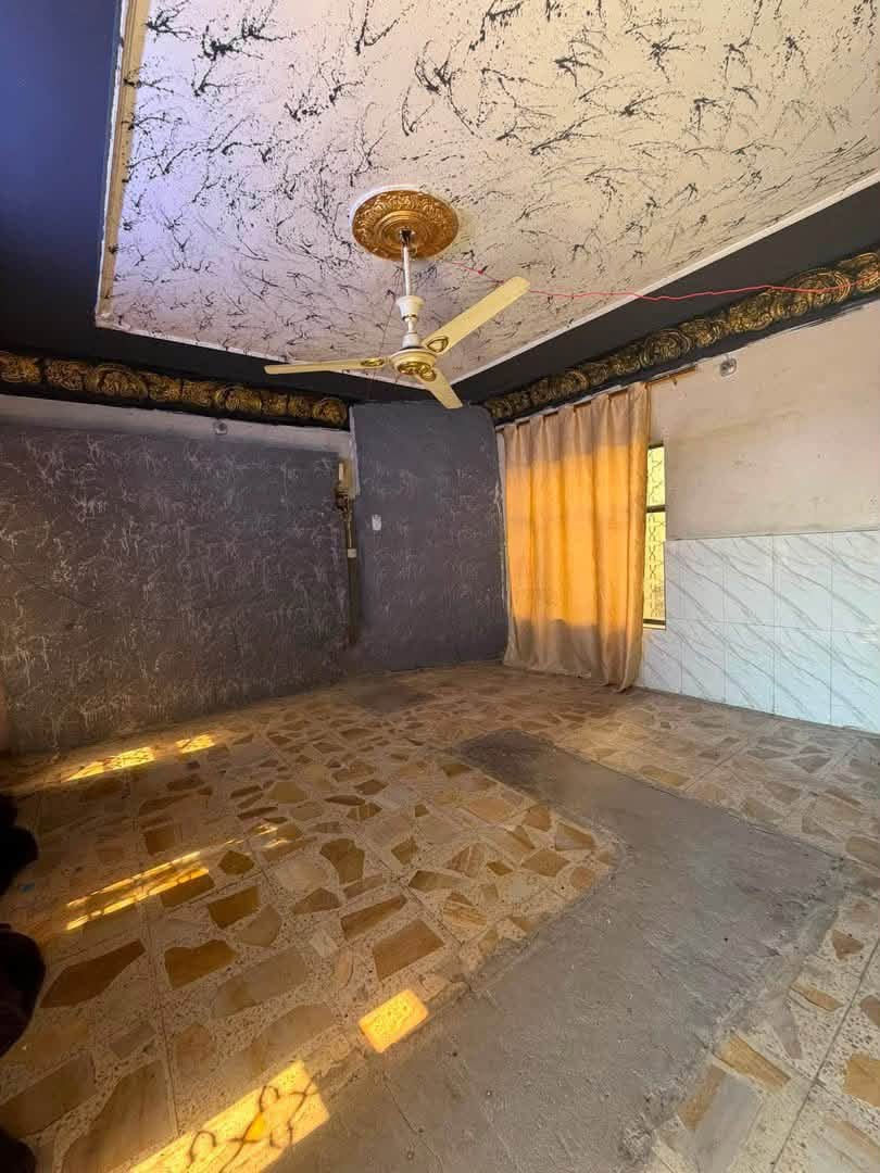 � للإيجار في السيدية
وحدة سكنية طابق اول ، نظيفة وجاهزة للسكن.

🔹 تحتوي على:
✅ غرفتين نوم
✅ صالة
✅ مطبخ
✅ خدمات

💰 الإيجار: 650 ألف دينار عراقي

📞 للاستفسار: ***********
🏢 مكتب حلم عقاري للوساطة العقارية
