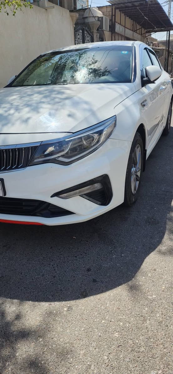 K5 وارد كوري غاز مديل 22
رقم قادسيه مكانها البصره ..
فقط مدكر خلف السائق ..الباقي كفاله 
السياره تعمل بالغاز .
ماشيه 72 الف 
السعر 170 
للاتصال ***********
