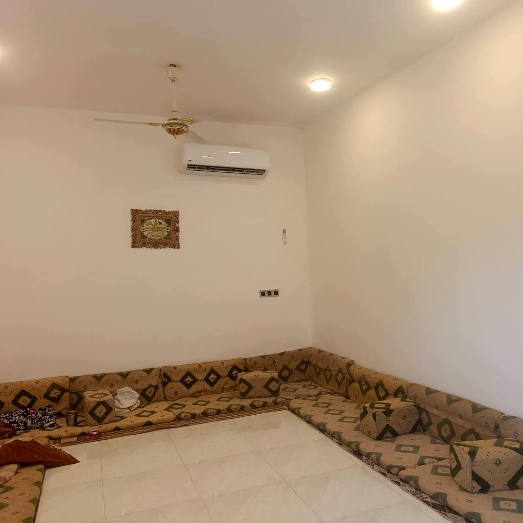 بيت البيع طابو صرف مساحته 200 الناحيه الفضليه  شارع مستوصف قرب مكتب سمسم
البيت من داخل كامل حمامات      حمامات داخل الغرف سويت    البيت نقص بس طارمه   شراي ينتصال 
سعر, 110

***********
