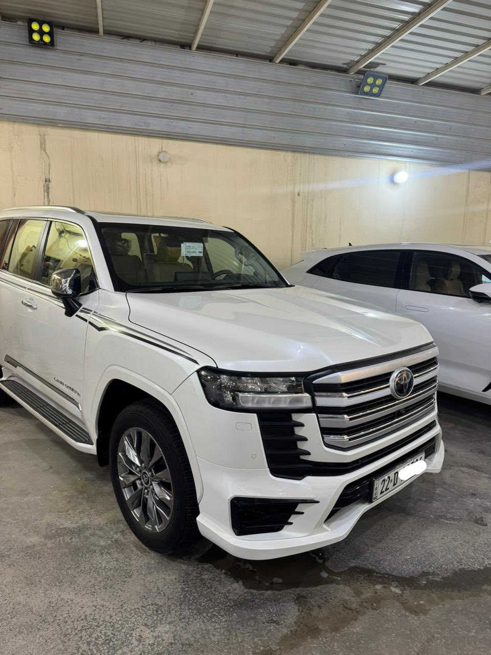 سلام عليكم
لاندكروز GXR تطبيق شركة فطيم 
محرك 4000 V6
موديل 2022 
مكفولة من صبغ وتبديل وبارد 
رقم اربيل باسمي تحويل او وكالة 
مواصفات 
ثلث شاشات 
سلايت 
رادار امامي + انحدار 
اربع كامرات 
نقطة عمياء 
كشنات اثنين كهرباء 
شغال بعد 
كشنات جلد 
جنطة كهرباء 
حساس امامي خلفي
شغال بعد بلادي
فتحة سقف  
بصمات اثنين
***********
***********
