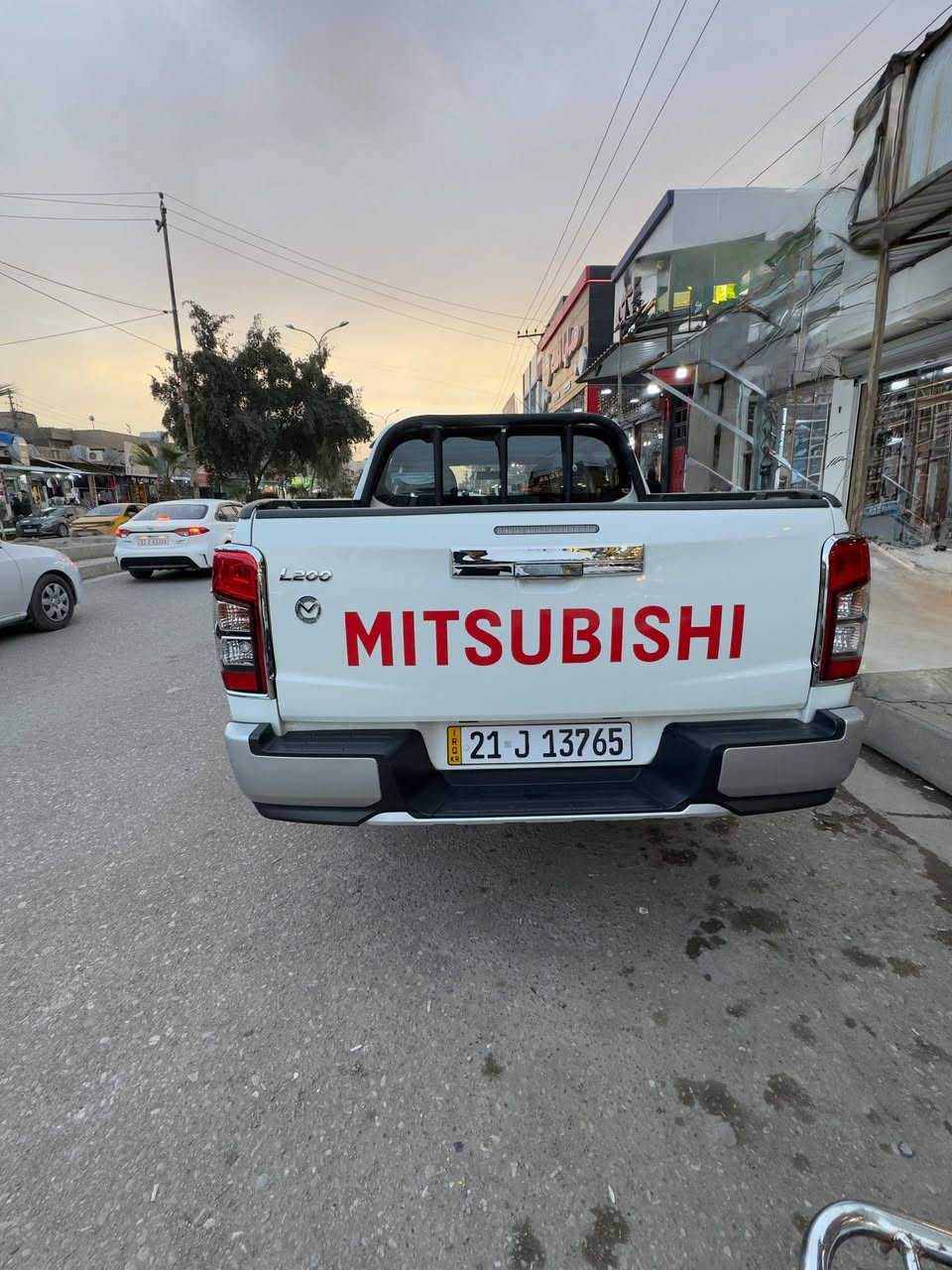 L200 2023للبيع
� للبيع ميتسوبيشي L200 موديل 2023 🚘

السيارة نظيفة جدًا
استخدام شخصي
كفالة عامة 
جاهزة للفحص

🔧 المواصفات:
• الموديل: 2023
• الشركة: Mitsubishi
• الطراز: L200
• دبل دفع رباعي 4×4
• ناقل الحركة: يدوي
• الوقود: بنزين
• الممشى: 27,000 كم
• اللون: أبيض
• محرك 2500cc
• صرفية ممتازة
• تكييف ممتاز
• داخلية نظيفة جدًا
💰 السعر: 225 ورقة و بي  مع مجال 
📍 الموقع: (كركوك)
📞 الاتصال: (***********)
