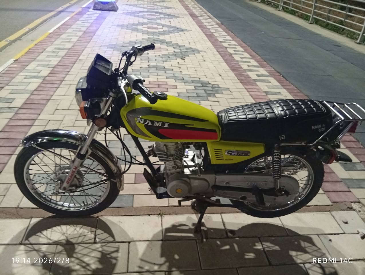 ماطور 22امتياز كفاله اوراق أصولي مختم شب اصلي نضيف ما بي كل نقص بلادي كهربائيات  شغاله نص هندر مكينه ناعمه شلعه ومعدل ضفيره جديد تيرات جدد بنزات جدد مكاني كوت داموك سعر 800 مو شراي أعبر منشور ماطور احلا من صوره ***********
ملاحظه الماطور ما منزله لجمعه بس نشر وما نباع لن ما جاب سعر وشكرا
