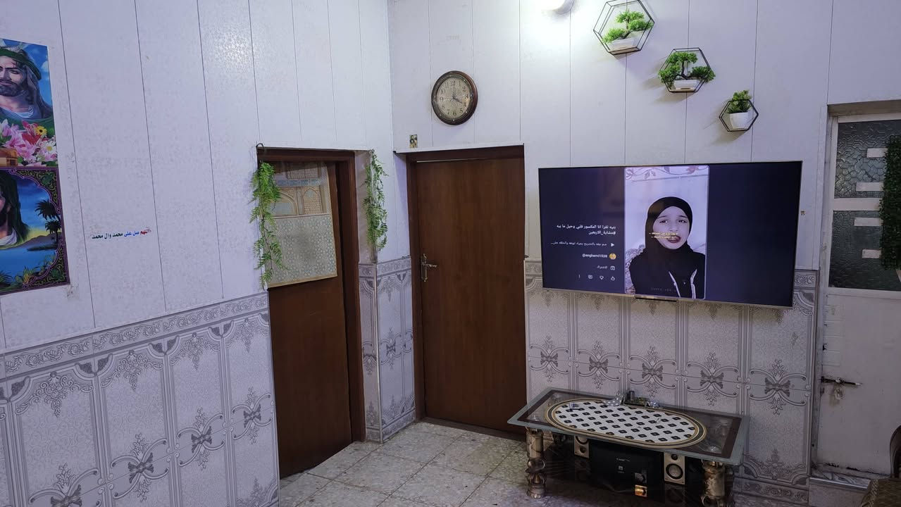 متوفر دار للبيع مساحة ١٢٦ متر بناء قديم مثل ماموضح بالصور قطاع ٣١ قريب على شارع خلف جامع سيد الرسل للاستفسار الاتصال او المراسلة على رقم ***********
