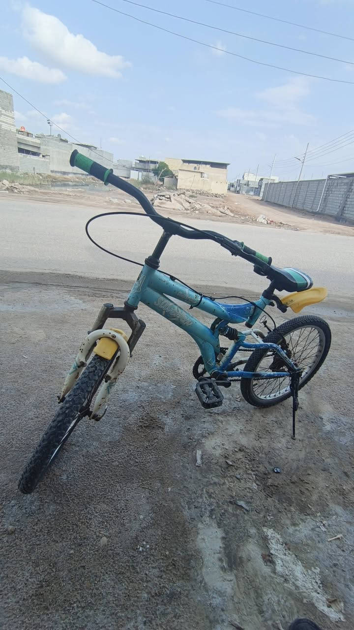 بايسكل جبلي للبيع كامل اي نقص مابيه
بيرك وره دبلات شغاله سعره ٦٠ الف رقمي تصال فقط ***********
