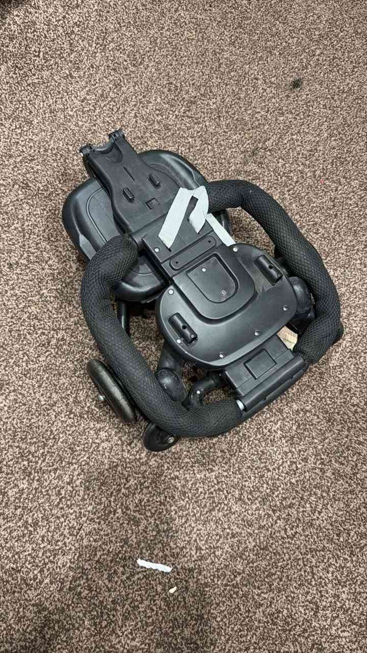 عربانه طفل مستخدمه فقط بالمطار اريدها ب30وبيها مجال بسيط تكفي لحد عمر 5سنوات مكاني شارع فلسطين للاستفسار ‭0771 186 7001‬
