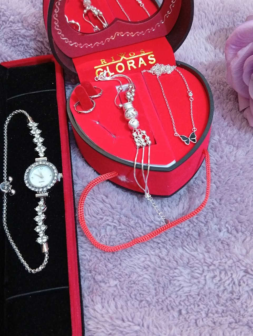 تتوفر هدايه طقم فضه لعيد الام وعيد الحب 🥹😍♥


**إذا كنت صاحب هذا الإعلان وتريد حذفه لأي سبب، رجاءا أرسل رسالة إلى الدعم الفني**