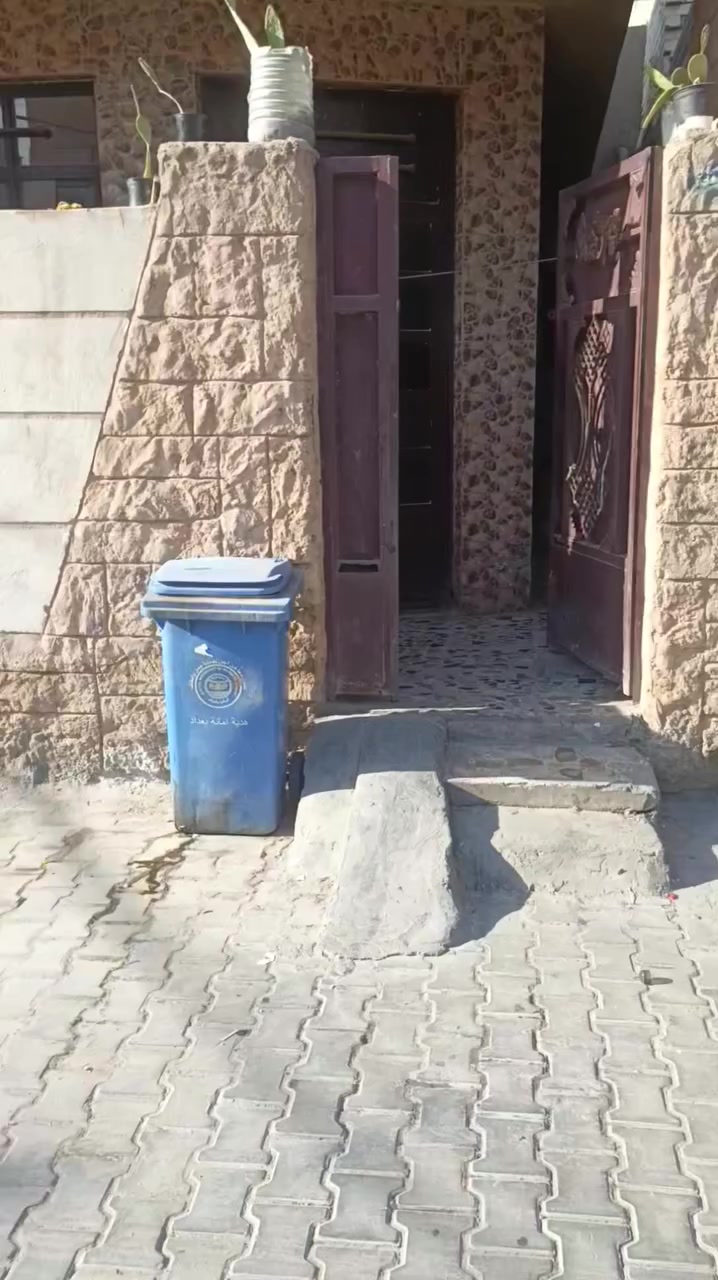 السلام عليكم 
عرض بيت للبيع مساحه 75متر في بغداد الجديدة قرب روضة المقدم تجاوز مسجل 
الاستفسار ***********
