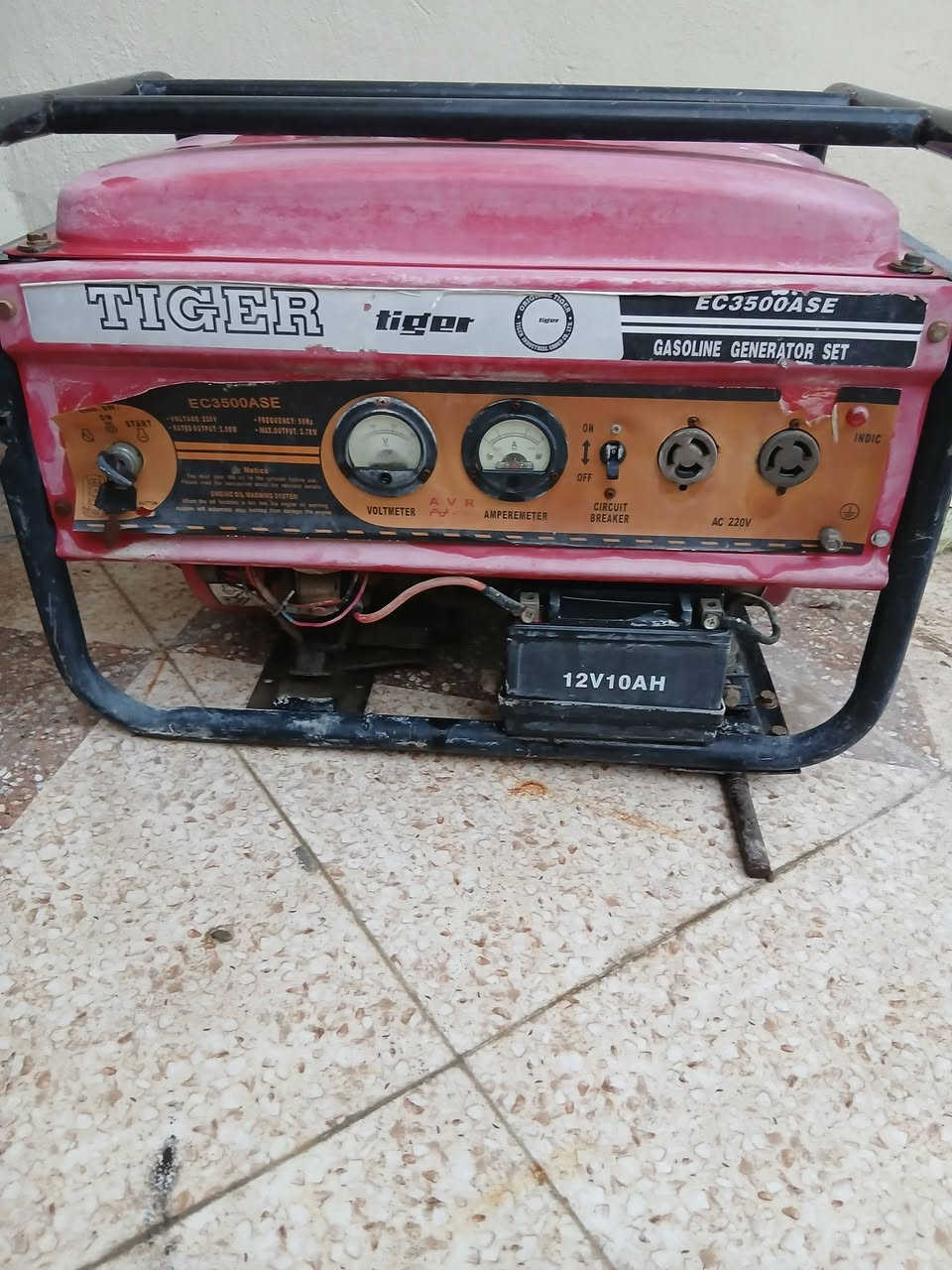 للبيع غراض بالحله للاتصال ***********حله
