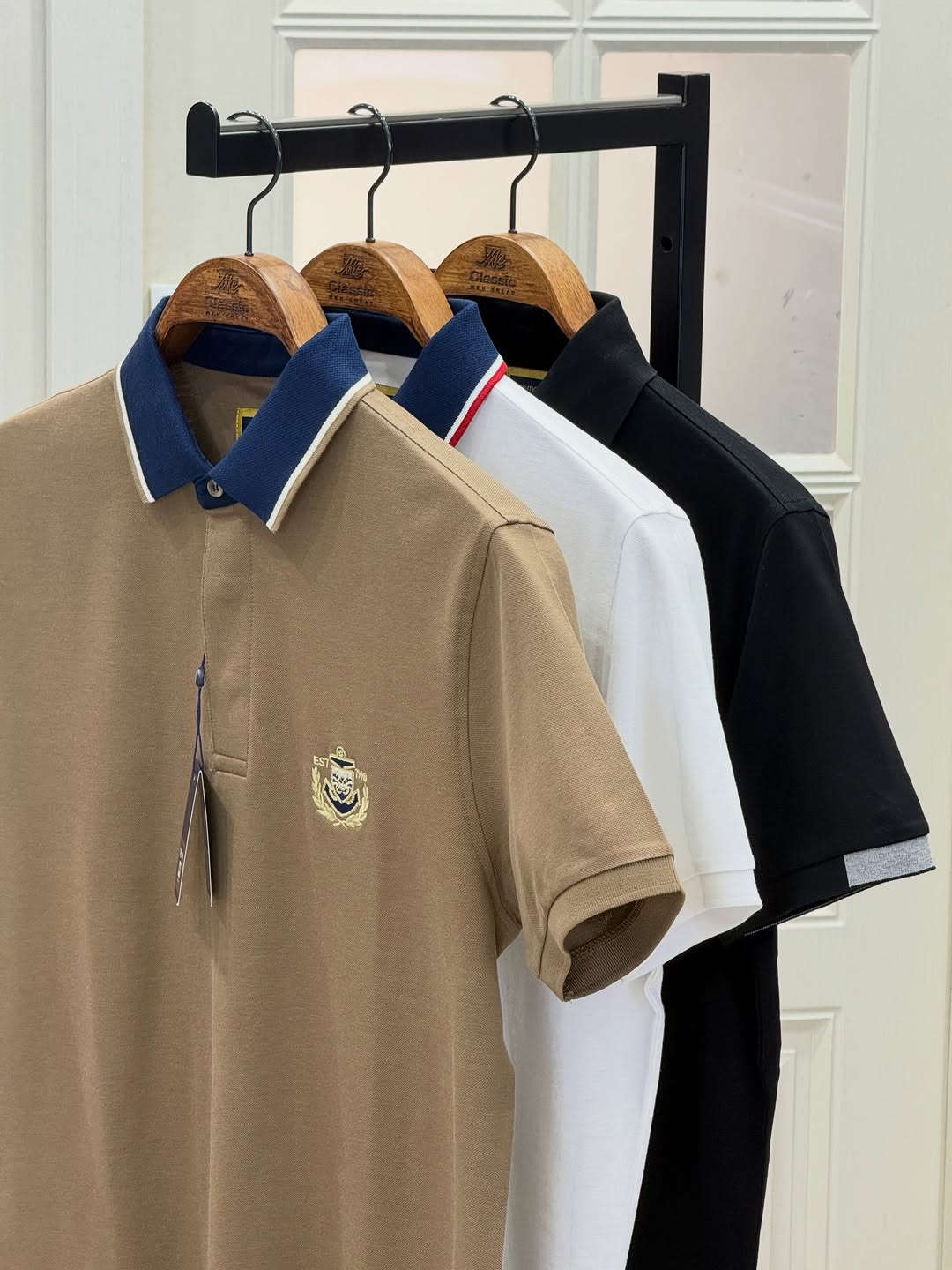 MC CLASSlC
  الأناقة _تبدي _من_ أول _خطوة

⚜️تشيرت وكاله memos
⚜️قياسات: M . L . XL .XXL.3XL
⚜️خامه حجري القطن ‎%‎100
⚜️السعر : 75 الف 
⚜️الصناعه : تركي

‏‎للحجز او الاستفسار مراسلتنا على الصفحه
اومراسلتنا واتساب  *********** .  ***********
تلكرام :- https://t.me/mcclasic
انستكرام :- https://www.instagram.com/mc_classic79?igsh=MWZuc3Z2b2YycGNwOA%3D%3D&utm_source=qr
تيك توك :- https://www.tiktok.com/‪@mcclassic79‬?_t=8kdkCdce82f&_r=1
سناب جات :- https://t.snapchat.com/QEyQBMCC
#العنوان
 بغداد - كرادة داخل -فرع صيدليه جوهره ابن حيان 

اوقات الدوام من 10 صباحا الى 12 ليلاً
🔴 يوجد #توصيل بغداد وكافة المحافظات 
بغداد 🚕  5 الف  المحافظات 🚗 5 الف

