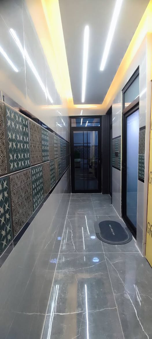 السلام عليكم
65 متر ثلاث طوابق للبيع

الطابق الارضي كراج مفتوح تگدر تقطعة كامل من كلشي 

الطابق 2 صالة وبالكون كبير   مطبخ حار وبارد وحمام

طابق3 غرفتين وبالكون وحمام 
زراعي سند 25

العنوان الجلاعطة 

للاستفسار *********** ابو احمد
