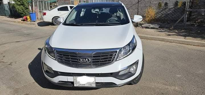 كيا سبورتج موديل 2014 السياره فول مواصفات بصمه بانوراما بيها قطعتين صبغ البابتين مثل ماموضح بالصور شخط بالباب والباب الثاني صار علمود توحيد اللون السياره استخدامها جدا نضيف مكان السياره البلديات السياره بالحقيقه احلى مابيها نقص نهائيا سعرها 155 قفل الشراي يتصل ***********
