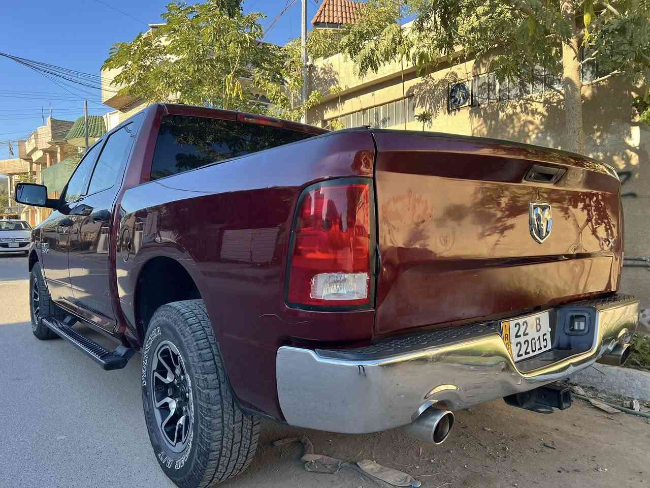 دوج رام
حجم / 1500
موديل / 2018 
الفئه / كلاسك
اللون / ماروني
حجم المحرك / 5700 ثمان اسطوانات (هيمي)
الممشى / 149000 كم
المواصفات الاخرى لفئة الكلاسك معروفه
السياره تحتوي على منظومة غاز مخصصه للسفر خصوصا الى شمال العرق وبسبب غلاء البانزين وايضا لسفرات البر والكشتات لزيادة مدى القياده
ملاحظه مهمه المنظومه تمت إضافتها في معمل غاز الشمال (التاجي) الرسمي والذي يعد واحد من اهم واحسن ورشات اضافه منظومه الغاز وبيها دفتر مرفق ايضا

ضرر السياره بسيط وبدون ايرباكات (جميع الايرباكات سليمه) وتم تصليح الاظرار فقط بدون الاجزاء الاخرى وكما موضح في الصور المرفقه 

السعر 189 ورقه

للاستفسار اكثر يرجى الاتصال او المراسله
***********
