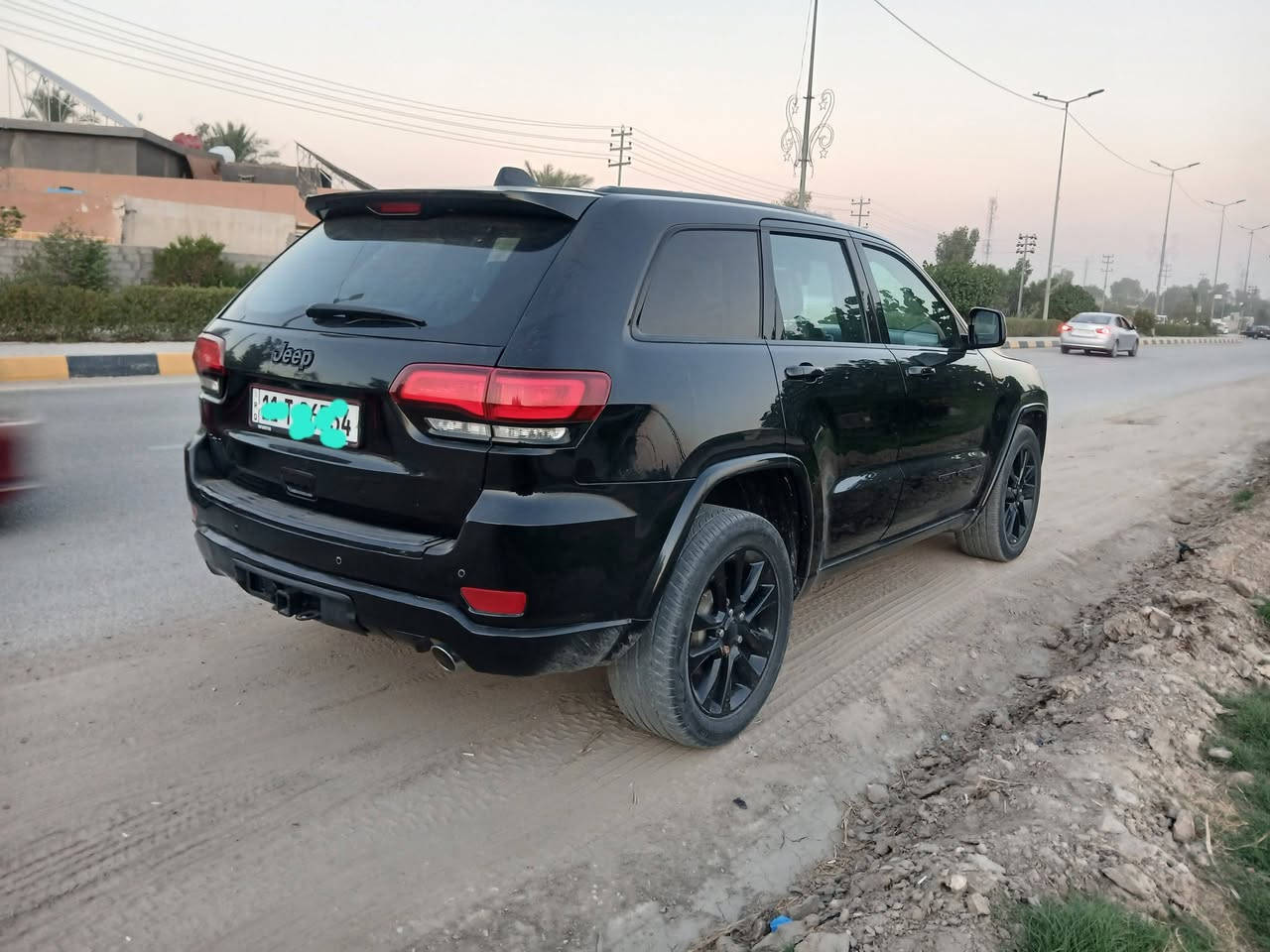 جيب ٢٠١٧ 
بلاك 
بيه قبق جنطه مبدل الدعاميات مصبوغه 
مكينه شركه مامفتوحه  تبريد صدر 
تخم تاير لسياره جديده 
مناقصه  شي المكان بابل 
السعر ١٩٠ وبيه مجال 
***********
