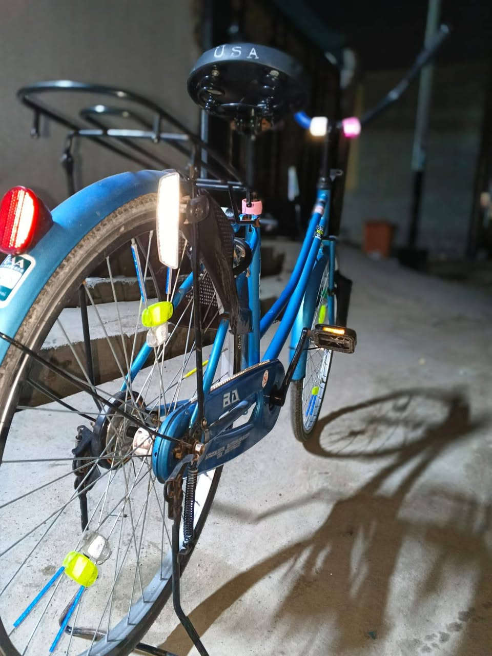 سلام عليكم بايسكل سياحي للبيع  175وبي مجال للشراي *********** مكاني بصره تنومه
