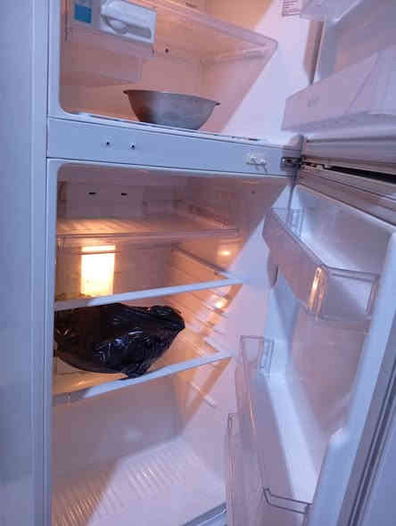 سلام عليكم ثلاجات مال كويت سعر وحده 200 وبيهه مجال عنوان بصره قبله***********
