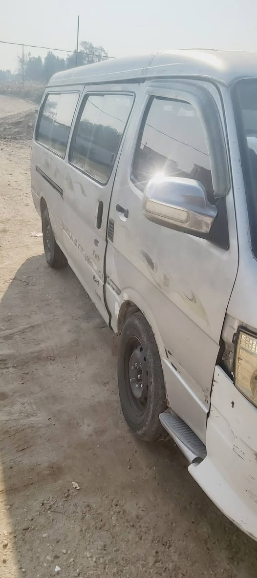 السلام عليكم فتون  2011 رقم احمر  بغداد السياره بيه ضربه مثل مابين بل صوره بل بجم بصيطه وراجعه عل بارد السياره مكينه 3 واي ياباني خير من الله تبريد 3قطع شغال دوشمه خير من الله نضيفه ول سياره بسمي السعر 55وبيه مجال ولاتواجد عل فيس ***********
