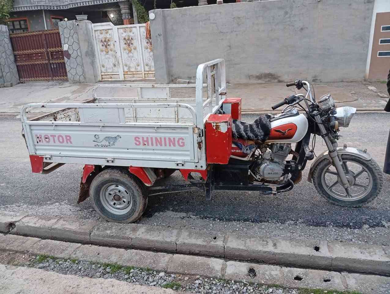 السلام عليكم ستوته للبيع موديل 20 سعر مليون و100وبيهه مجال ***********
