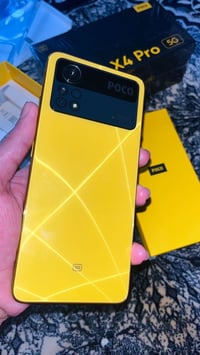 بوكو x4 برو • 256 • خدوش بسيطة